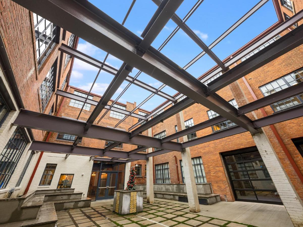 Brooklyn Style Studio Loft Minutes From Firstenergy Stadium 210 クリーブランド エクステリア 写真